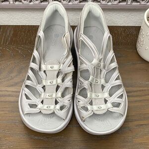 Bzees Women's Metallic Silver Sandals